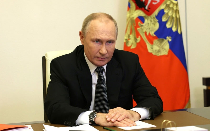 Putin 4 bölgede sıkı yönetim ilan etti