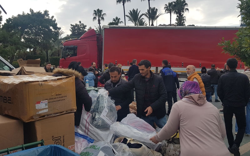 Antalya’da yaşayan Rus ve Ukraynalı vatandaşlardan deprem bölgesine yardım eli