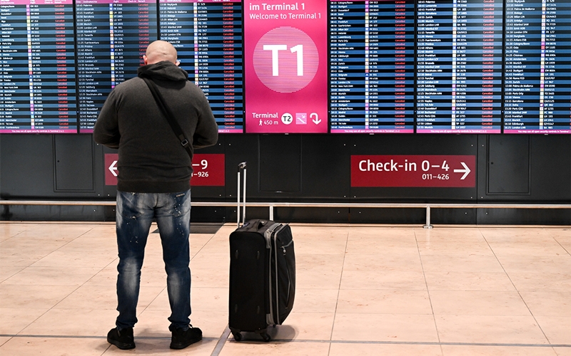 Almanya'da havalimanlarında grev, uçuşlar iptal edildi