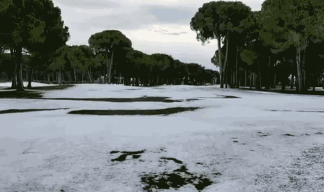 Antalya'da golf sahaları beyaza büründü 