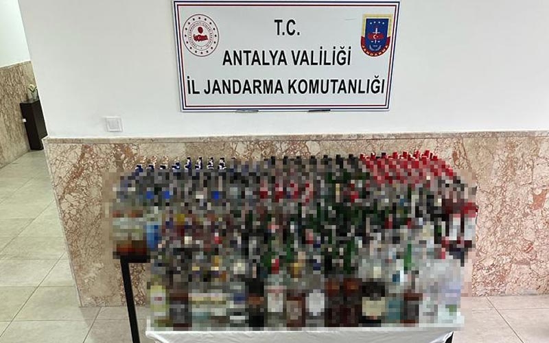 Antalya’da sahte alkol satan otele jandarmadan operasyon yapıldı