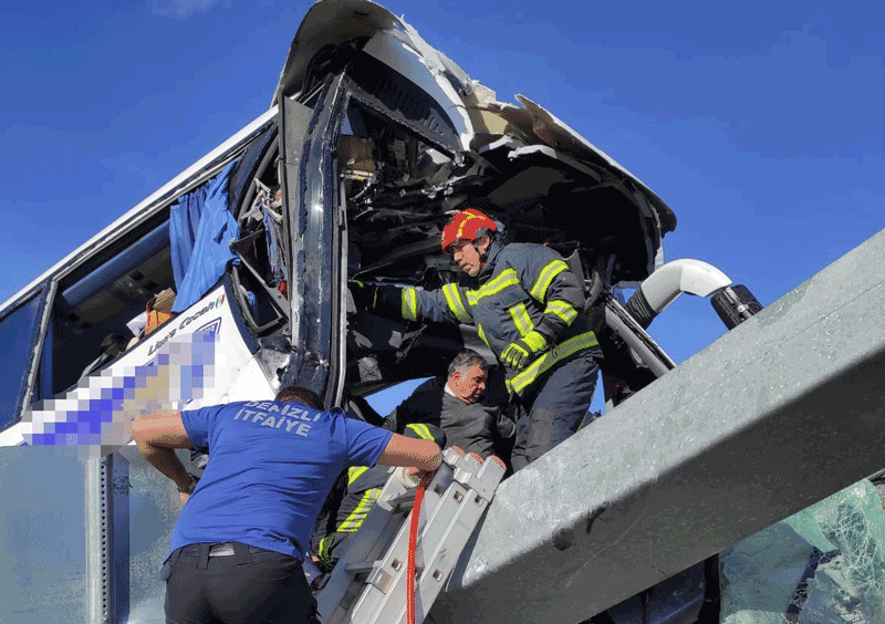 Tur otobüsü kazasında ölü sayısı 3'e yükseldi