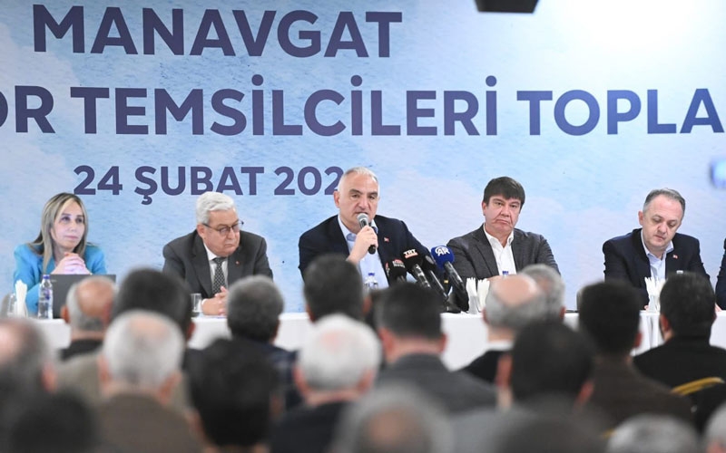 Bakan Ersoy: ''Antalya turizmde bu yıl 17 milyondan fazla ziyaretçiyle yeni bir rekor kıracak'' 