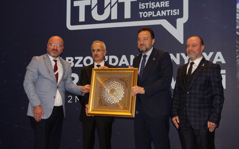 Bakan Uraloğlu: “Birleşik Arap Emirlikleri'nin başkenti Abu Dabi'den Trabzon'a uçak seferleri başlayacak