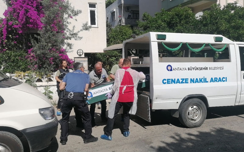 Antalya'da otel çalışanı yatağında ölü bulundu 