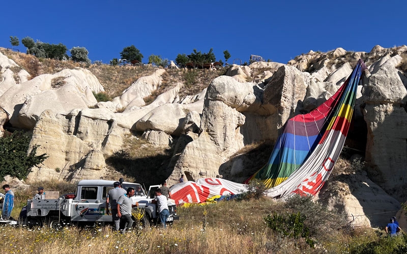 Balon pilotu 20 yabancı turistin hayatını kurtardı 