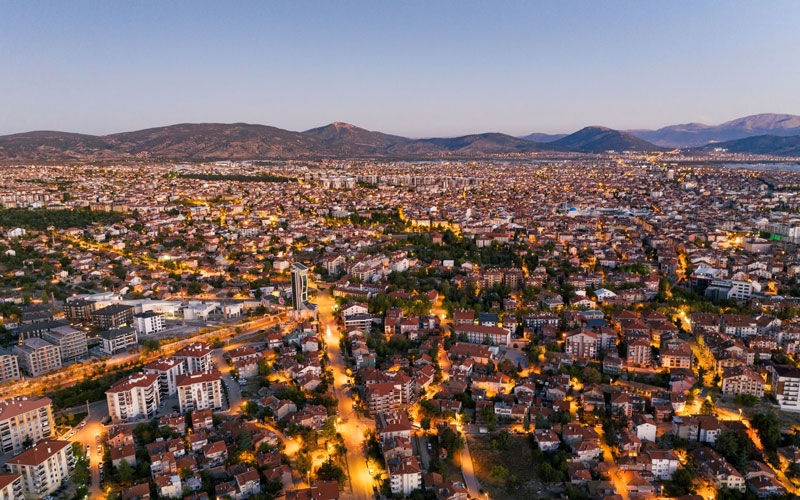 Turizm tesislerinin yoğun enerji talebi ve aşırı sıcaklar nedeniyle Antalya'da elektrik tüketimi arttı