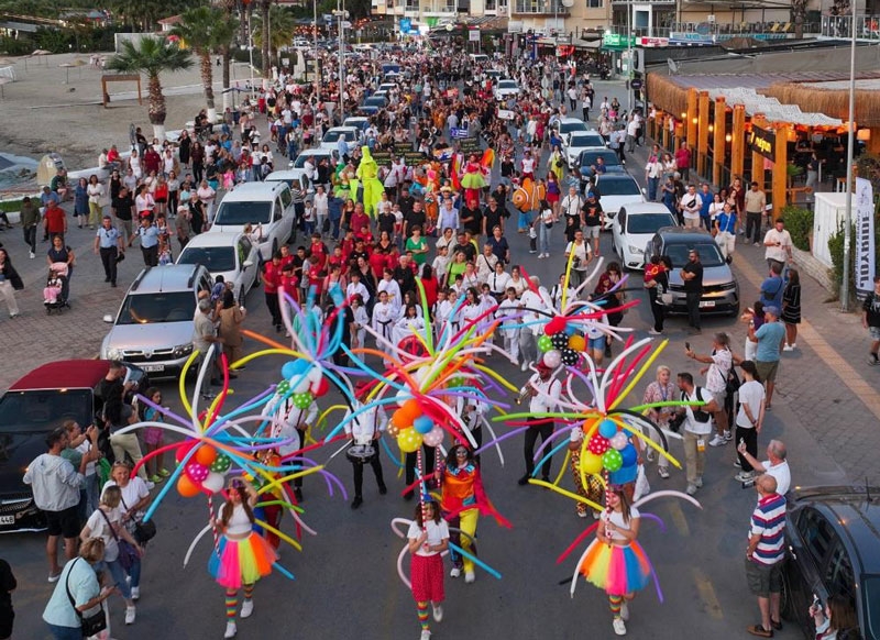 Kuşadası Sokak Festivali coşkusu uluslararası arenaya taşındı