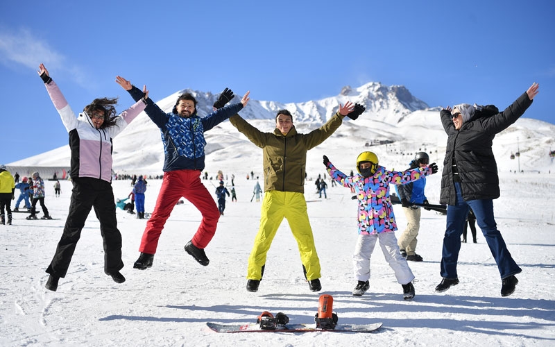 Erciyes 2 günde 70 bin ziyaretçi ağırladı