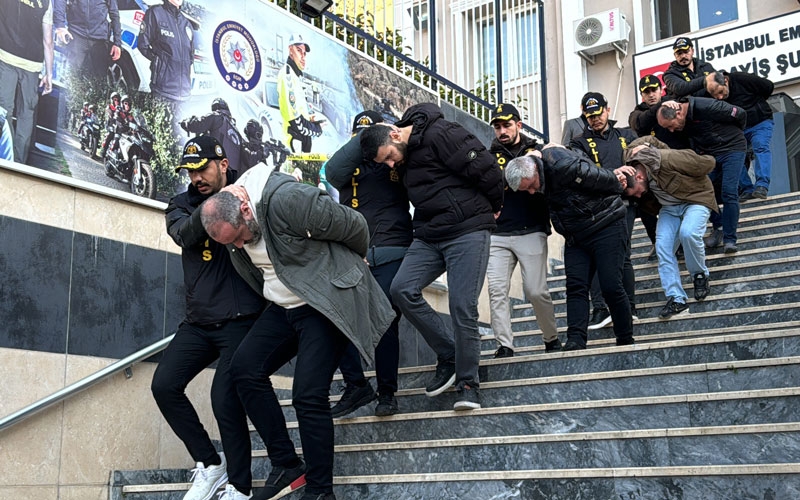 Turistlere Tırnakçılık Yapan Çeteye Operasyon: 21 Tutuklama