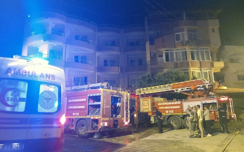 Otelde çıkan yangın sonrası müşteriler tahliye edildi