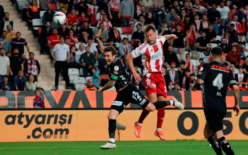 Antalyaspor, sahasında Konyaspor'u 1-0 mağlup etti