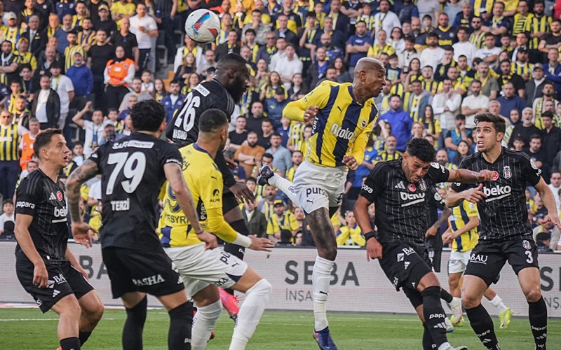 Derbi Kartal'ın. Fenerbahçe Kadıköy'de yıkıldı