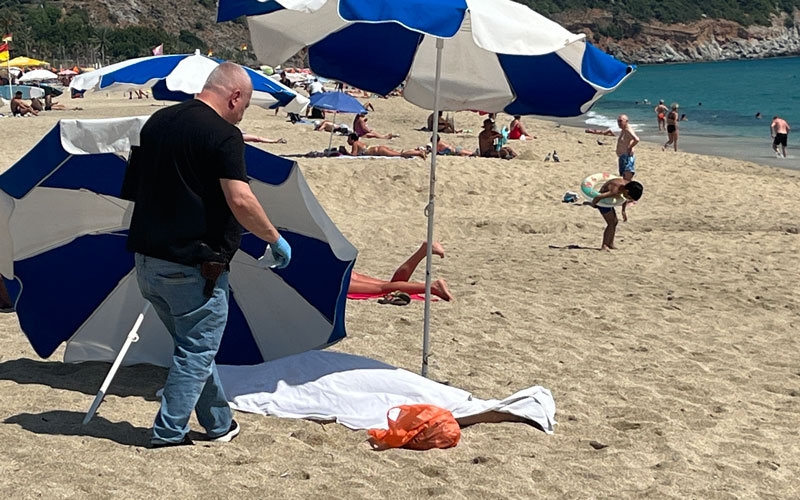 Tatile gelen Alman turist sahilde hayatını kaybetti