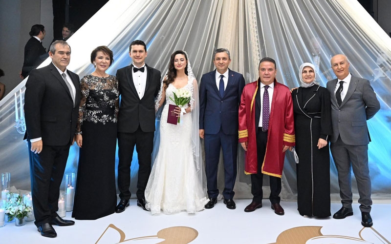 Duayen Turizmci Yusuf Hacısüleyman Oğlunu Evlendirdi