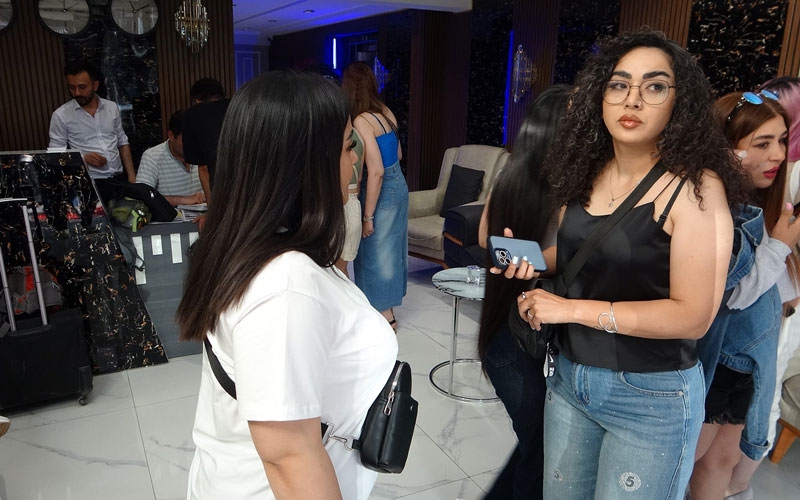 İranlı turistler Van esnafına çifte bayram yaşattı