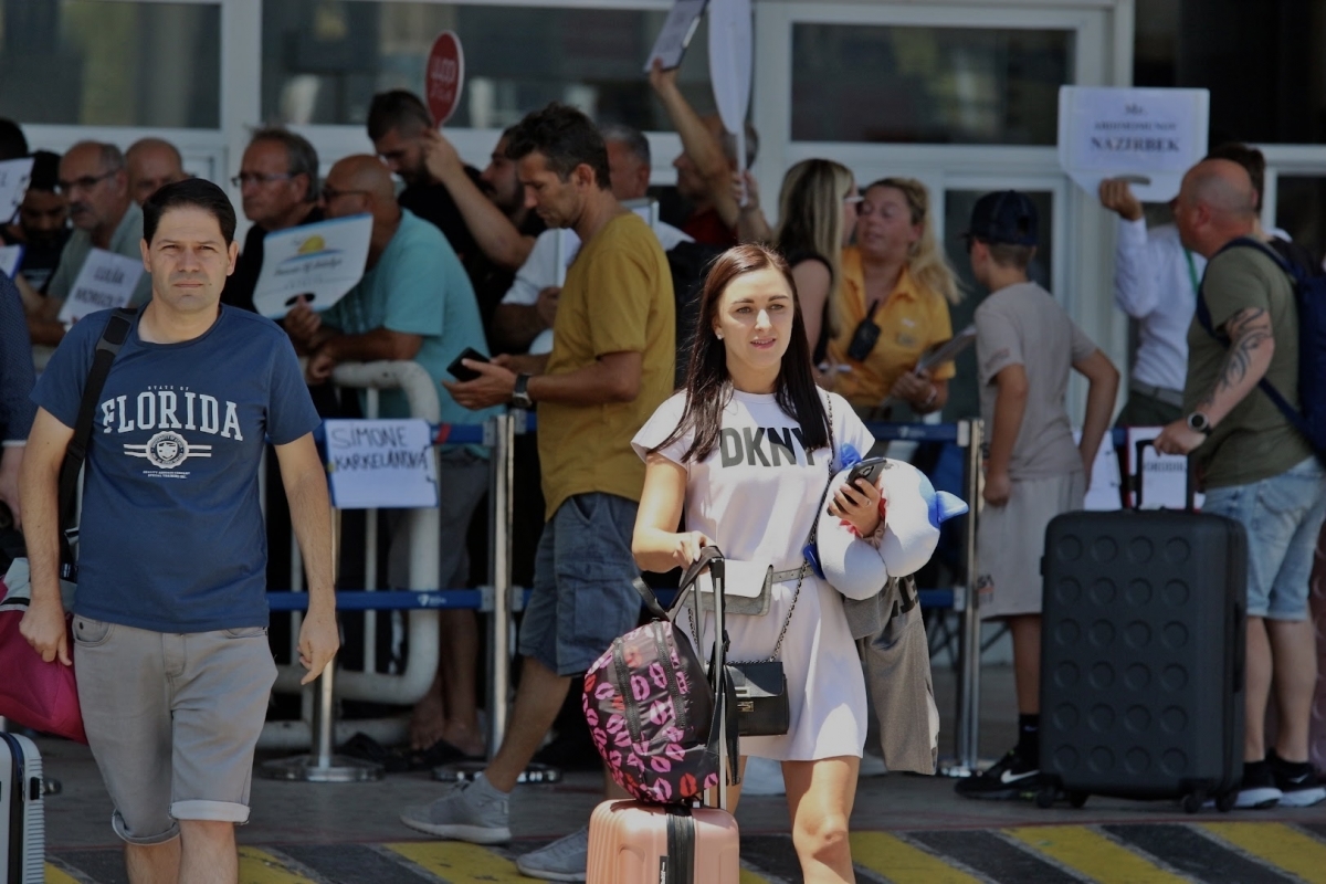 Antalya Havalimanı bayramda rekor kırdı
