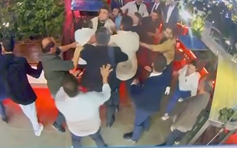 Otelde silahlı kavga: 2 yaralı, 3 gözaltı