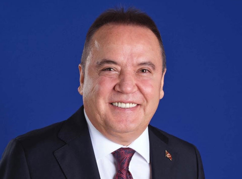 Turizmin başkentinin başkanı Muhittin Böcek gözaltına alındı