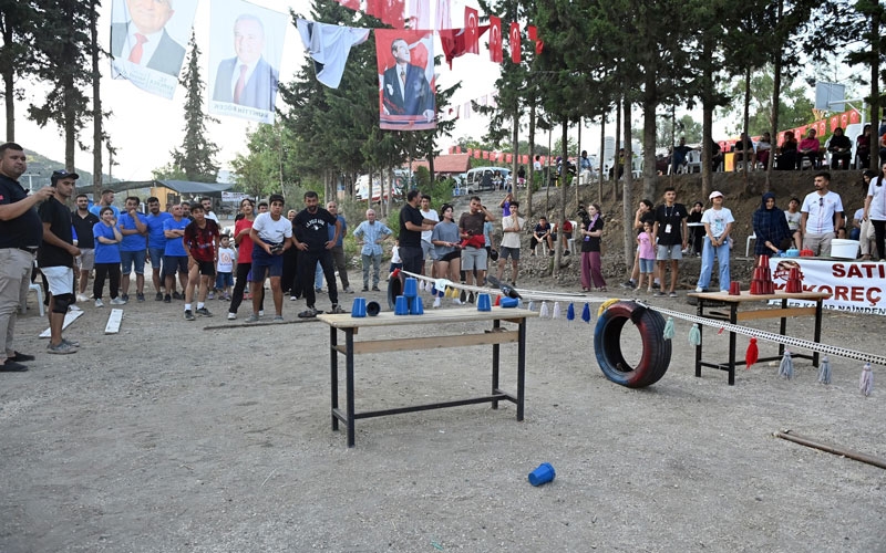 Bu da köy Survivor'u: 5 yıldızlı tatili duyan köylüler kıyasıya yarıştı