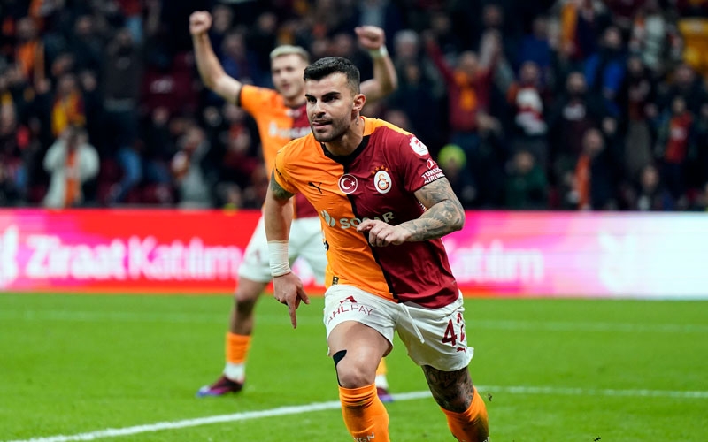 Galatasaray, Abdülkerim Bardakcı ve Kaan Ayhan ile sözleşme yeniledi