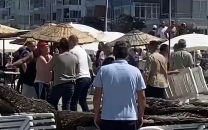 Halk plajında şezlong kavgası yaşandı