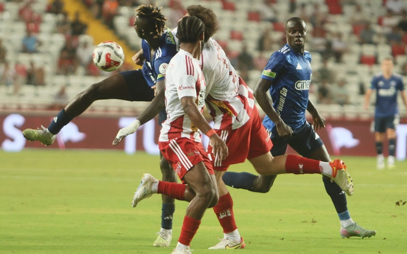 Antalyaspor sezona galibiyetle başladı