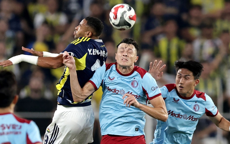 Evinde Feyenoord'u yıktı! Fenerbahçe, 5 golle play-off turunda