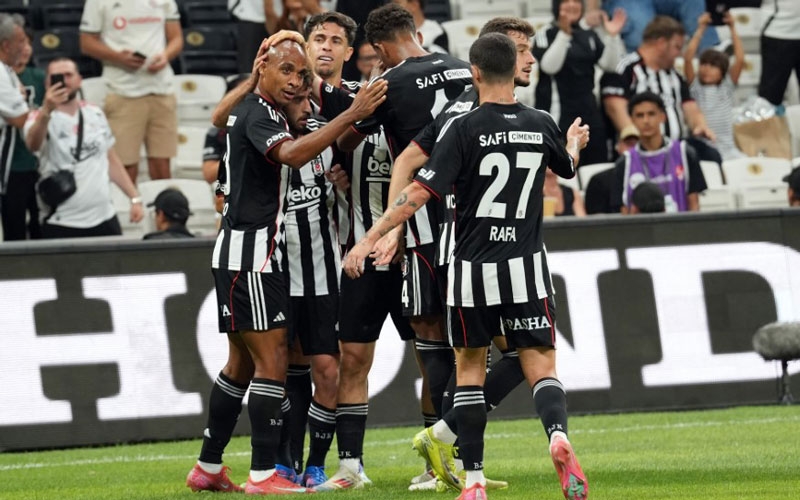 Beşiktaş, UEFA Konferans Ligi’nde play-off’a yükseldi
