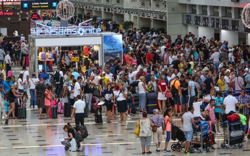 Antalya 7 Ayda 8,3 Milyon Yabancı Turist Ağırladı