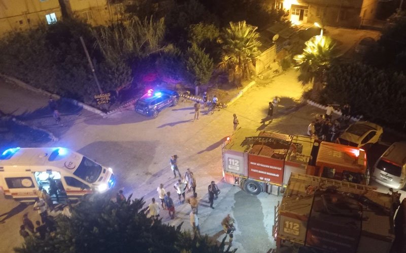 Otelde çıkan yangında dumandan etkilenen 11 kişi hastaneye kaldırıldı