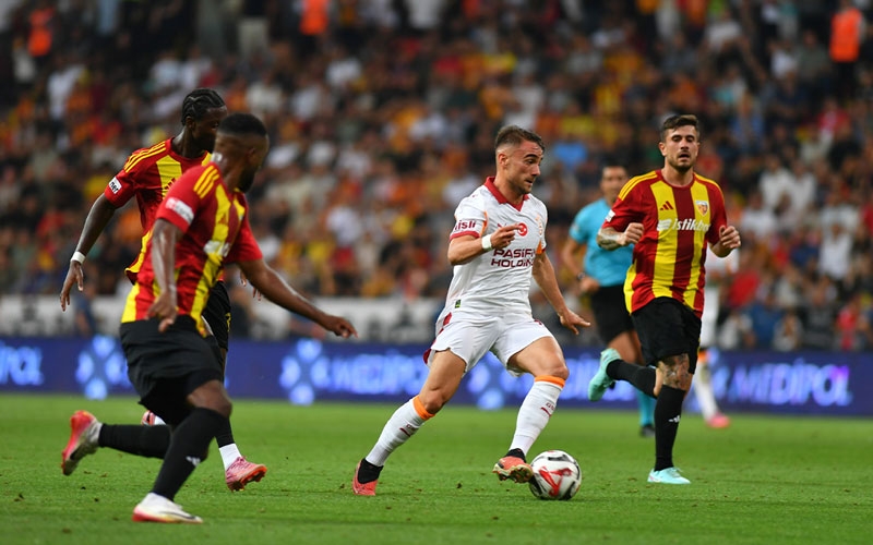 Haftayı lider tamamladı! Galatasaray, Kayseri'de farka koştu