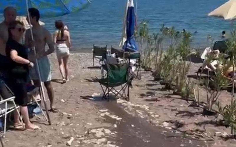 Otelin havuz suyunu halk plajına akıttılar