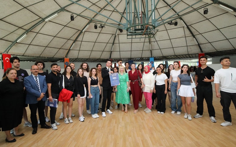 Öğrencilerin Antalya'da en yüksek puanla tercih ettiği bölüm turizm