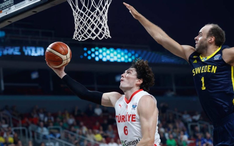 Milliler, Avrupa Basketbol Şampiyonası’nda çeyrek finale yükseldi