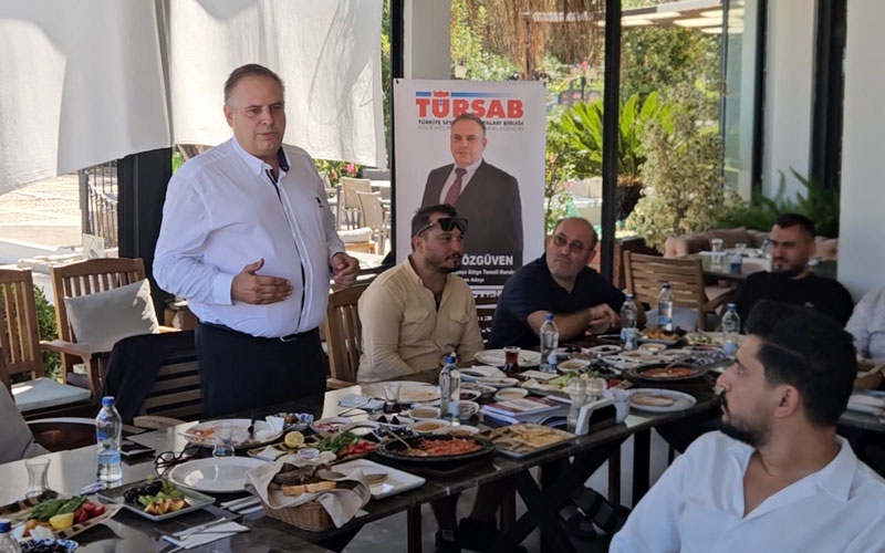 Tolga Özgüven, Kemer'de acente ilerle biraya geldi