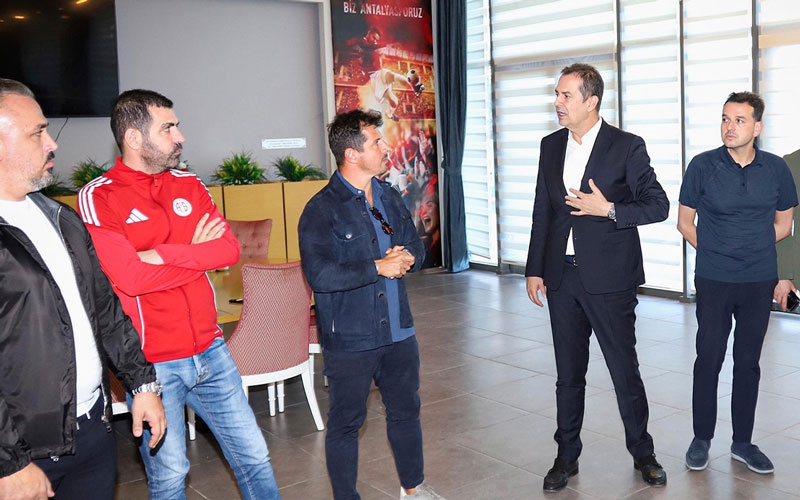 Antalyaspor’da Emre Belözoğlu dönemi sona erdi