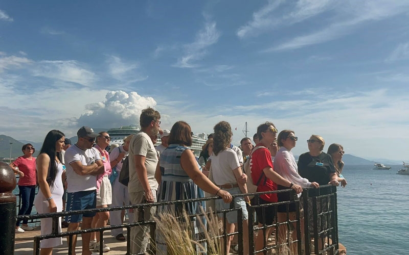 Antalya'ya turist akını devam ediyor