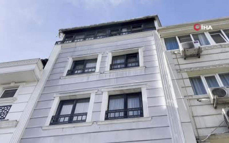 Böcek ailesinin kaldığı Fatih’teki otelde 2 turist hastaneye kaldırıldı