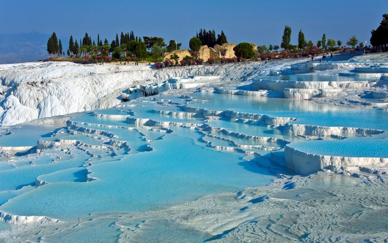 Avrupalı turistlerin dönüşüyle 2026 Pamukkale ve Karahayıt için yıldız yıl olacak