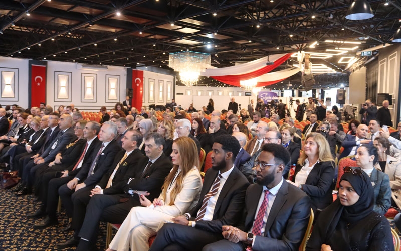 İzmir'de 'Sağlık Diplomasisi ve İnovasyon Zirvesi'