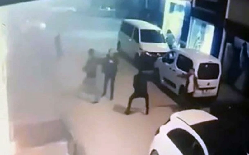 Silahlı kavgada otel sahibi ve oğlu öldürüldü