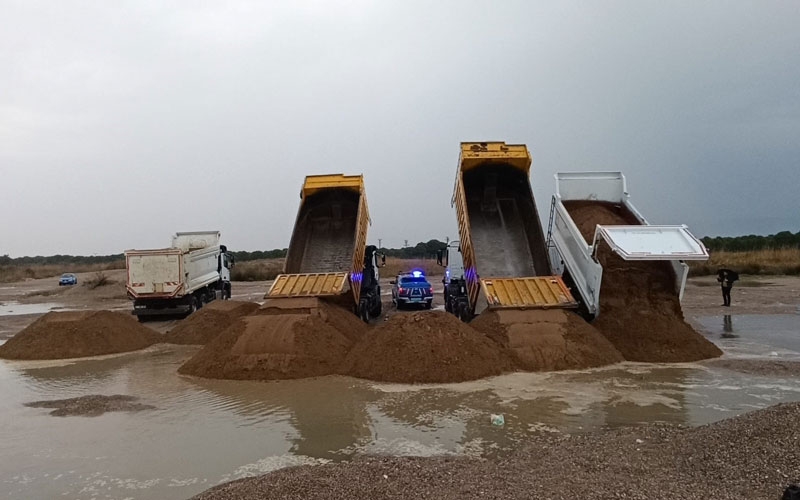 Antalya'da kumları çalıp sahilleri talan etmişler