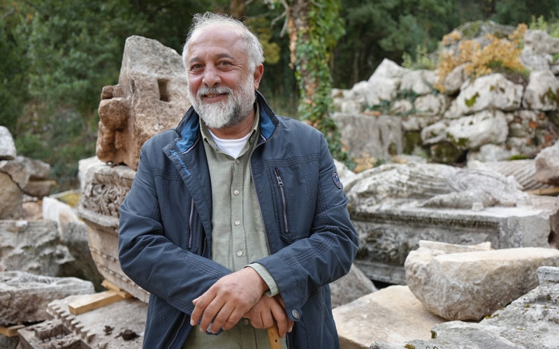 Termessos'ta ilk kazıda dans eden kadınlar mezarı, Antiochis'in anıt mezarı ve figürlü lahit parçaları ortaya çıkarıldı