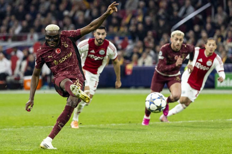 Galatasaray’da Osimhen antrenmanda yer aldı