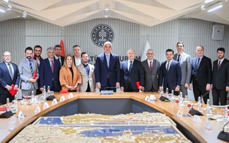 Bakan Ersoy'dan TGA Yönetim Kurulu ile son toplantısını yaptı