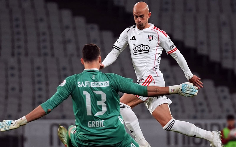 Kartal moral buldu! Beşiktaş Karagümrük'ü rahat geçti