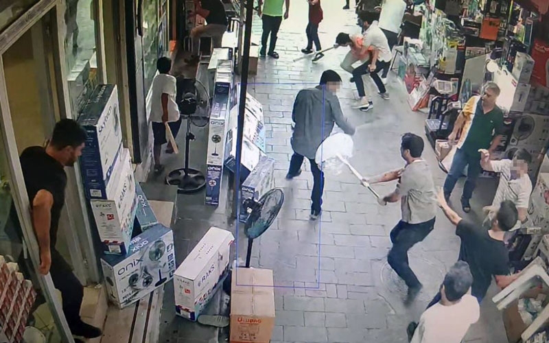 Otel sahipleri ile haraç isteyenler arasında kavga çıktı. 7 kişi yaralandı