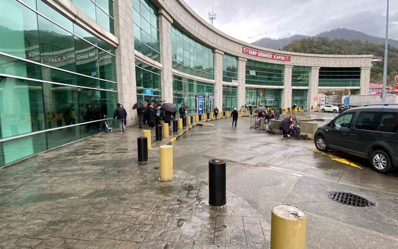 Gürcistan’a gidebilmek için sadece kimlik ve pasaport artık yeterli olmayacak