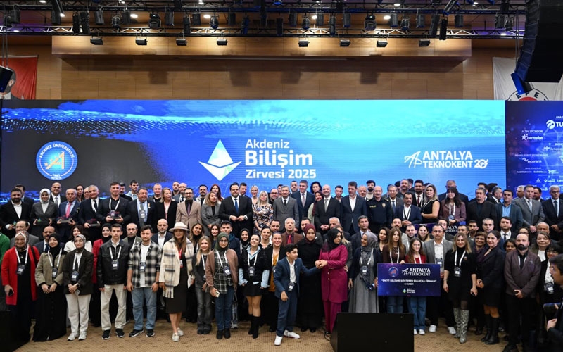 BİLİŞİMİN ZİRVESİ ANTALYA’DA BAŞLADI